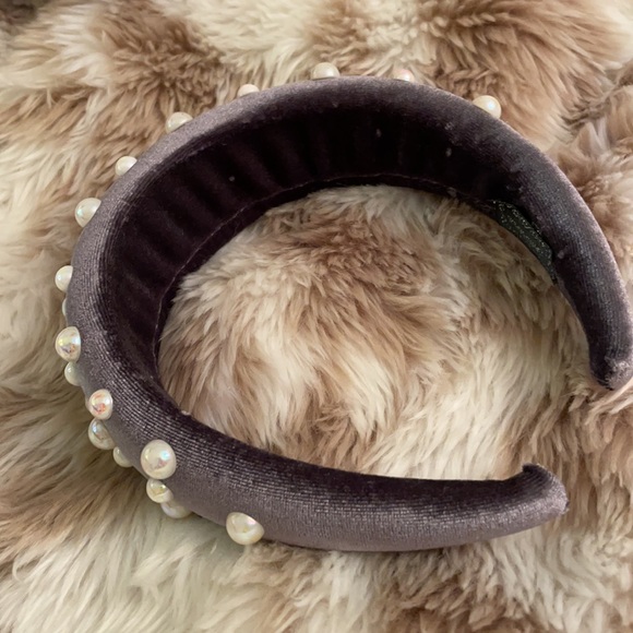 Black Pearl Head Band - Picture 2 of 3